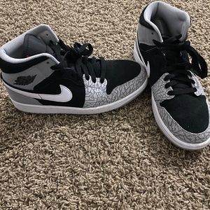 Nike Jordan 1 -grey, black and white